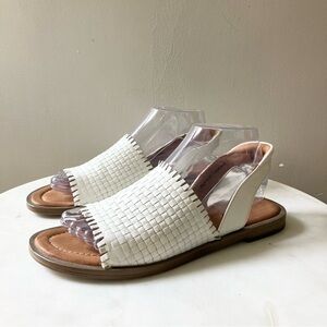 SPRING STEP Woven Leather Gelsi Sandal in White